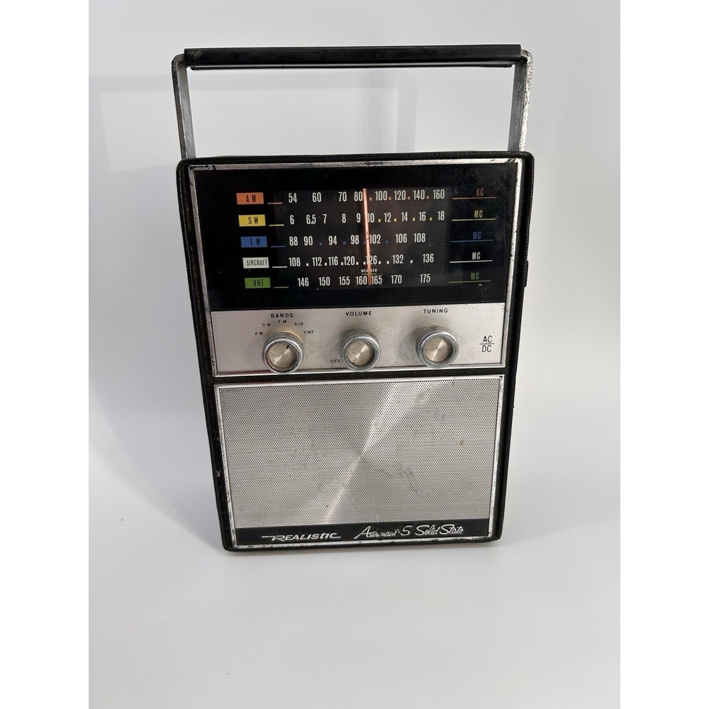 Vintage Realistic Astronaut-5 Band AM/FM Portable Solid State Radio